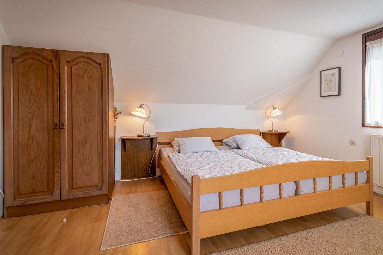 Farmstay Kotic Szluin Kültér fotó
