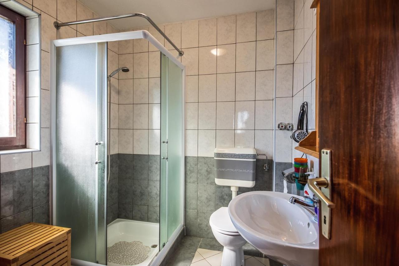 Farmstay Kotic Szluin Kültér fotó