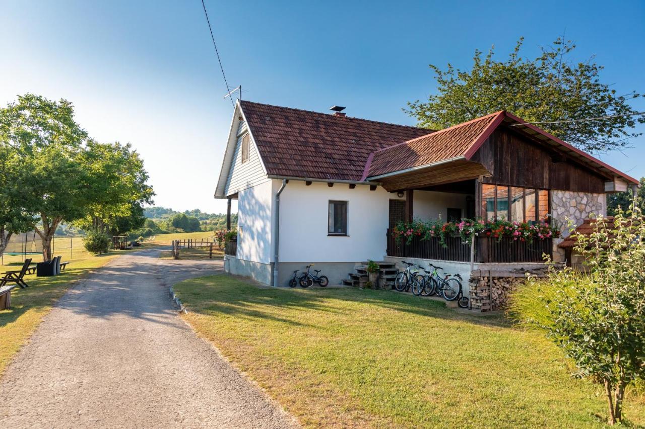 Farmstay Kotic Szluin Kültér fotó