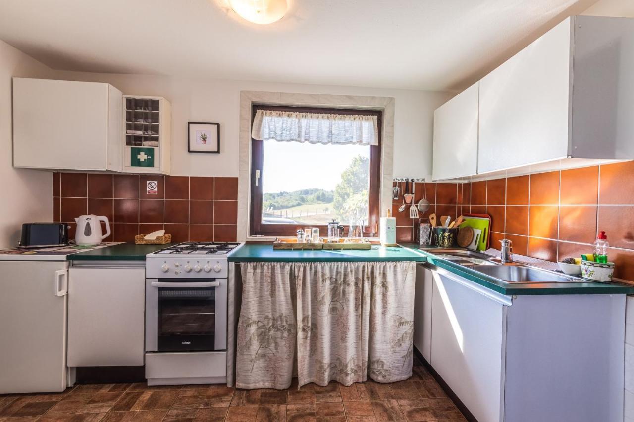 Farmstay Kotic Szluin Kültér fotó