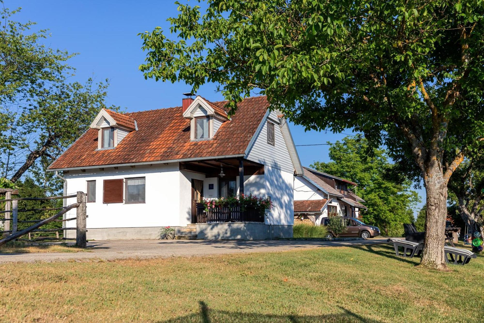 Farmstay Kotic Szluin Kültér fotó