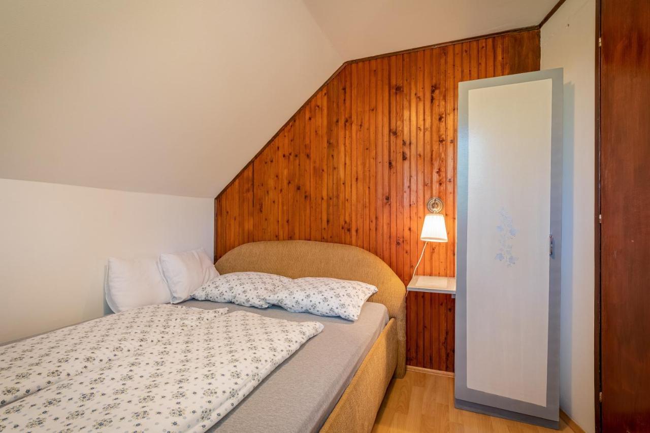 Farmstay Kotic Szluin Kültér fotó
