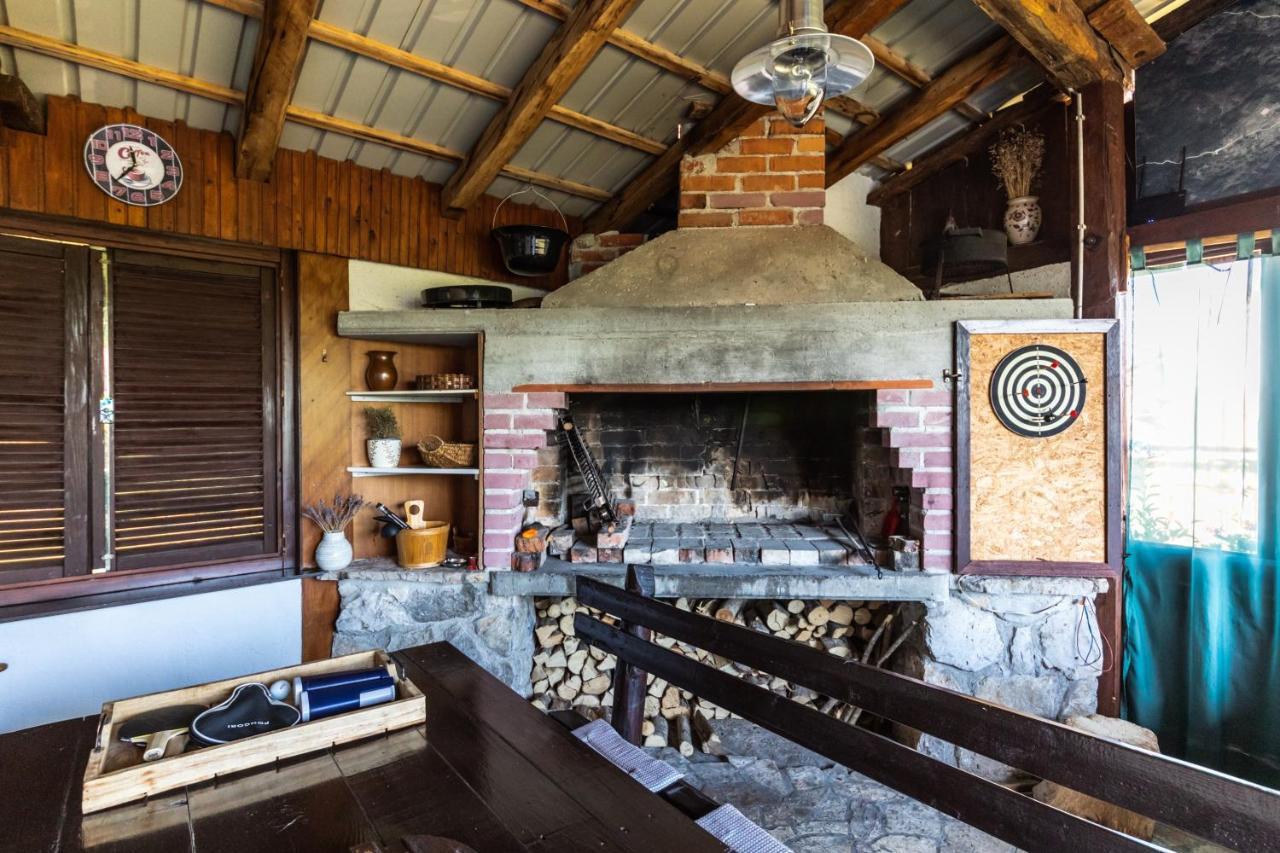 Farmstay Kotic Szluin Kültér fotó