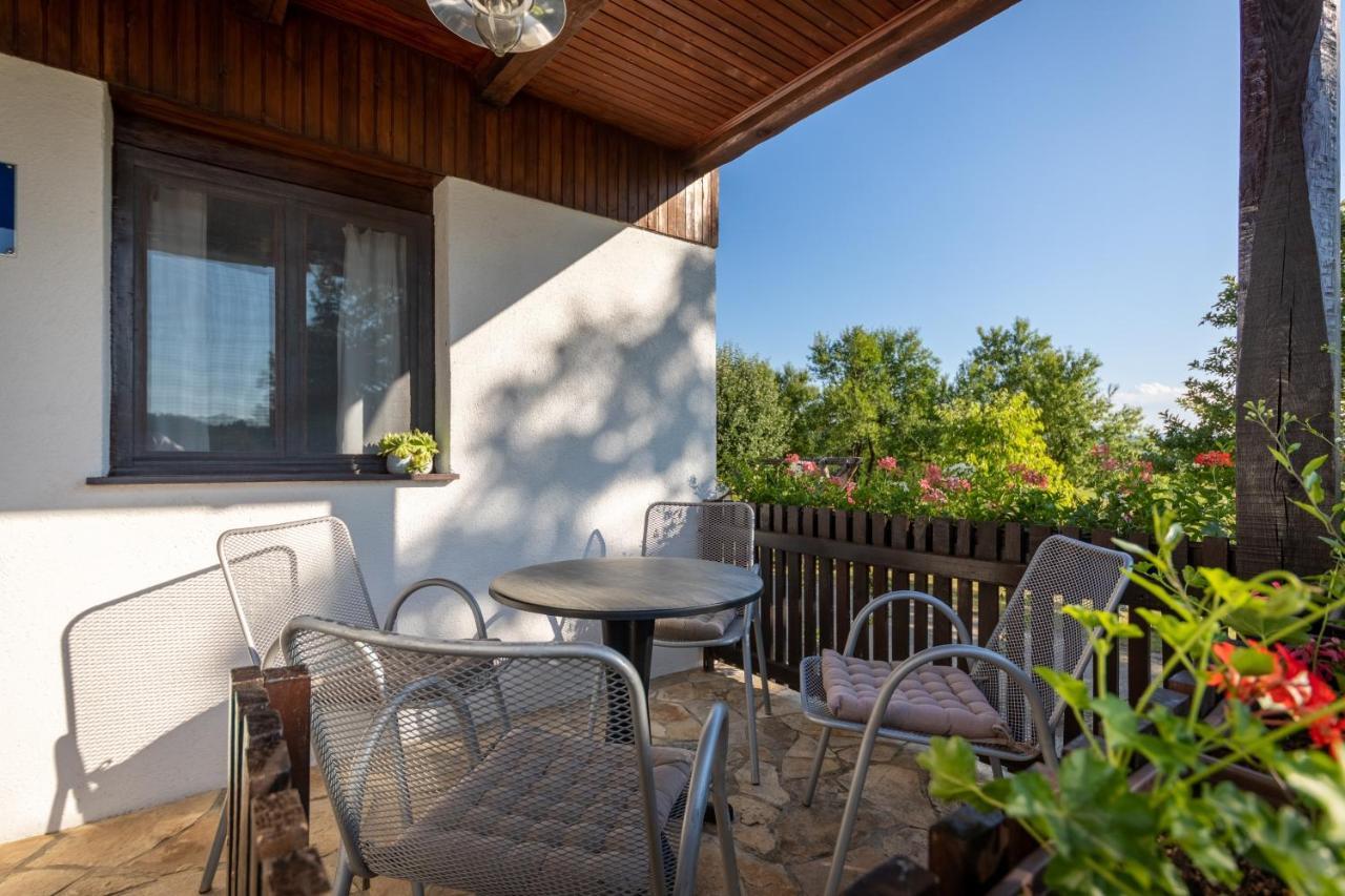 Farmstay Kotic Szluin Kültér fotó