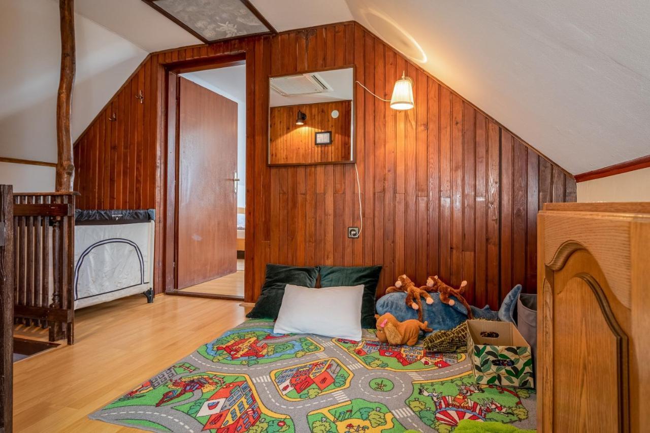Farmstay Kotic Szluin Kültér fotó